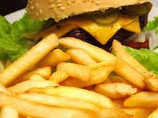 Hamburgertallerken med pommes frites....kr.110,-