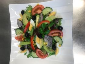 Salat med egg og avokado....kr.120,-